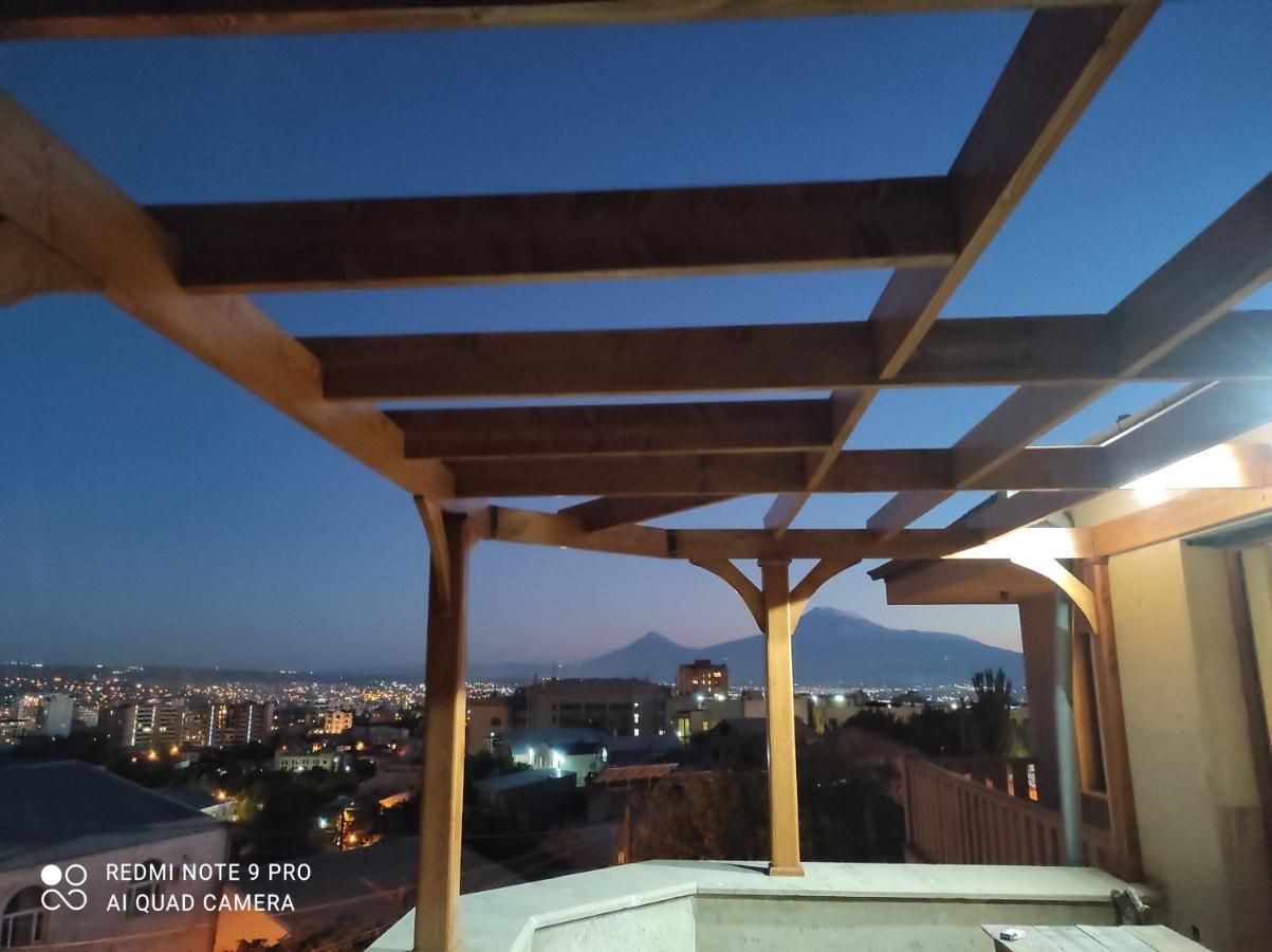 Homestay At City Center Ереван Екстериор снимка