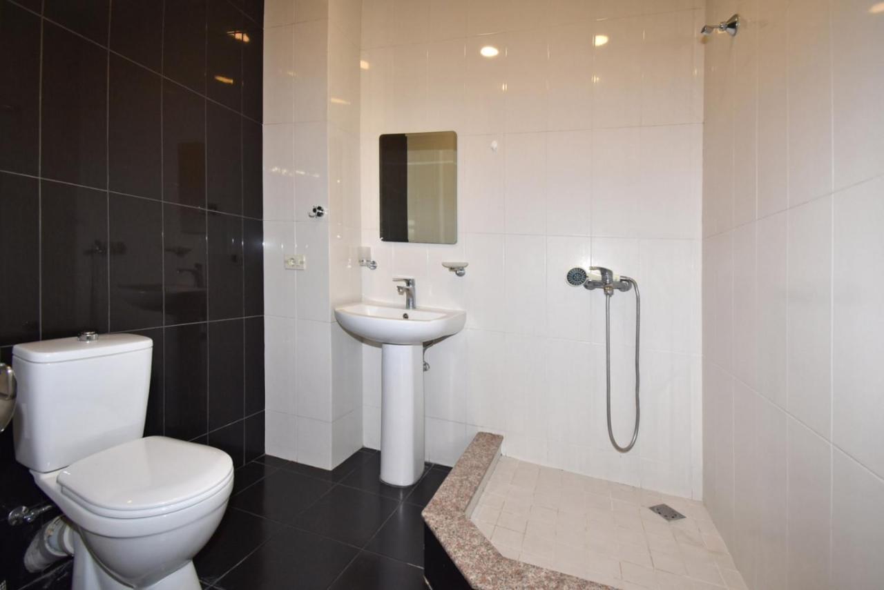 Homestay At City Center Ереван Екстериор снимка