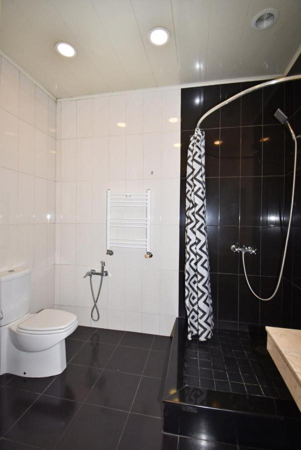 Homestay At City Center Ереван Екстериор снимка