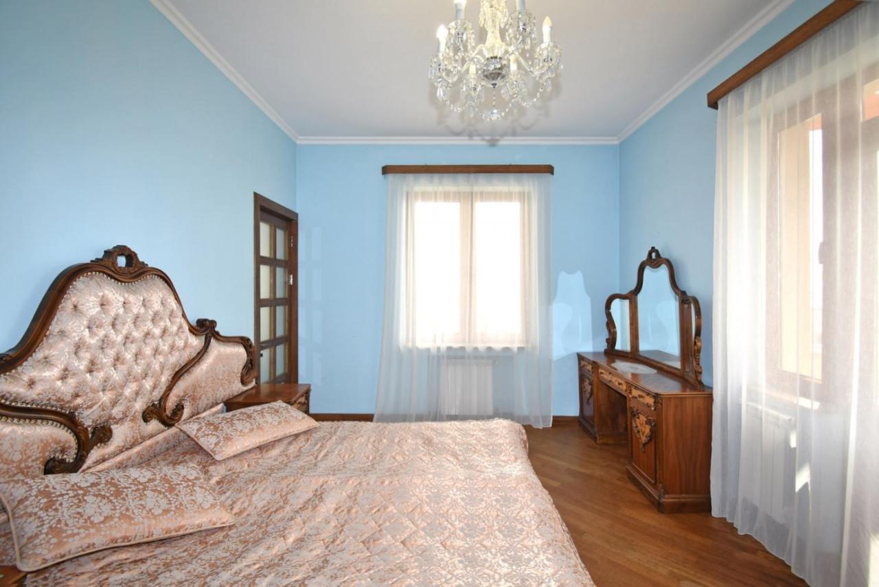 Homestay At City Center Ереван Екстериор снимка