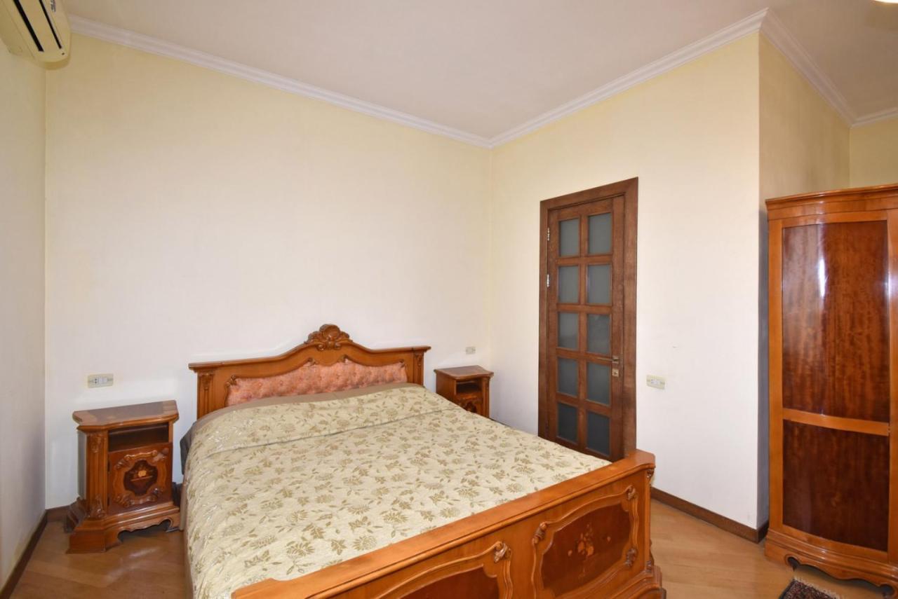 Homestay At City Center Ереван Екстериор снимка