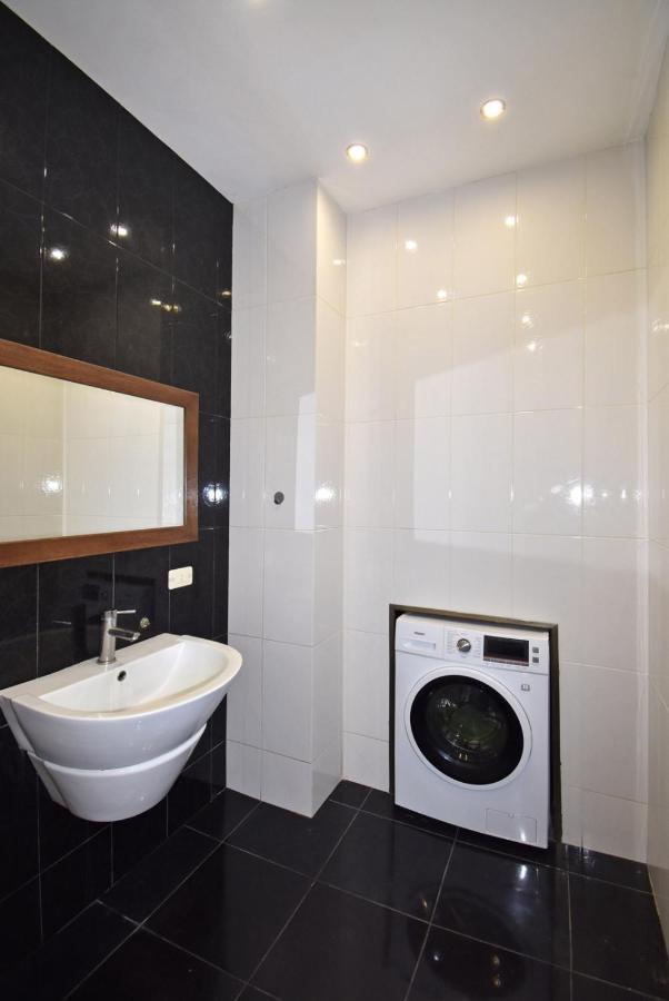 Homestay At City Center Ереван Екстериор снимка