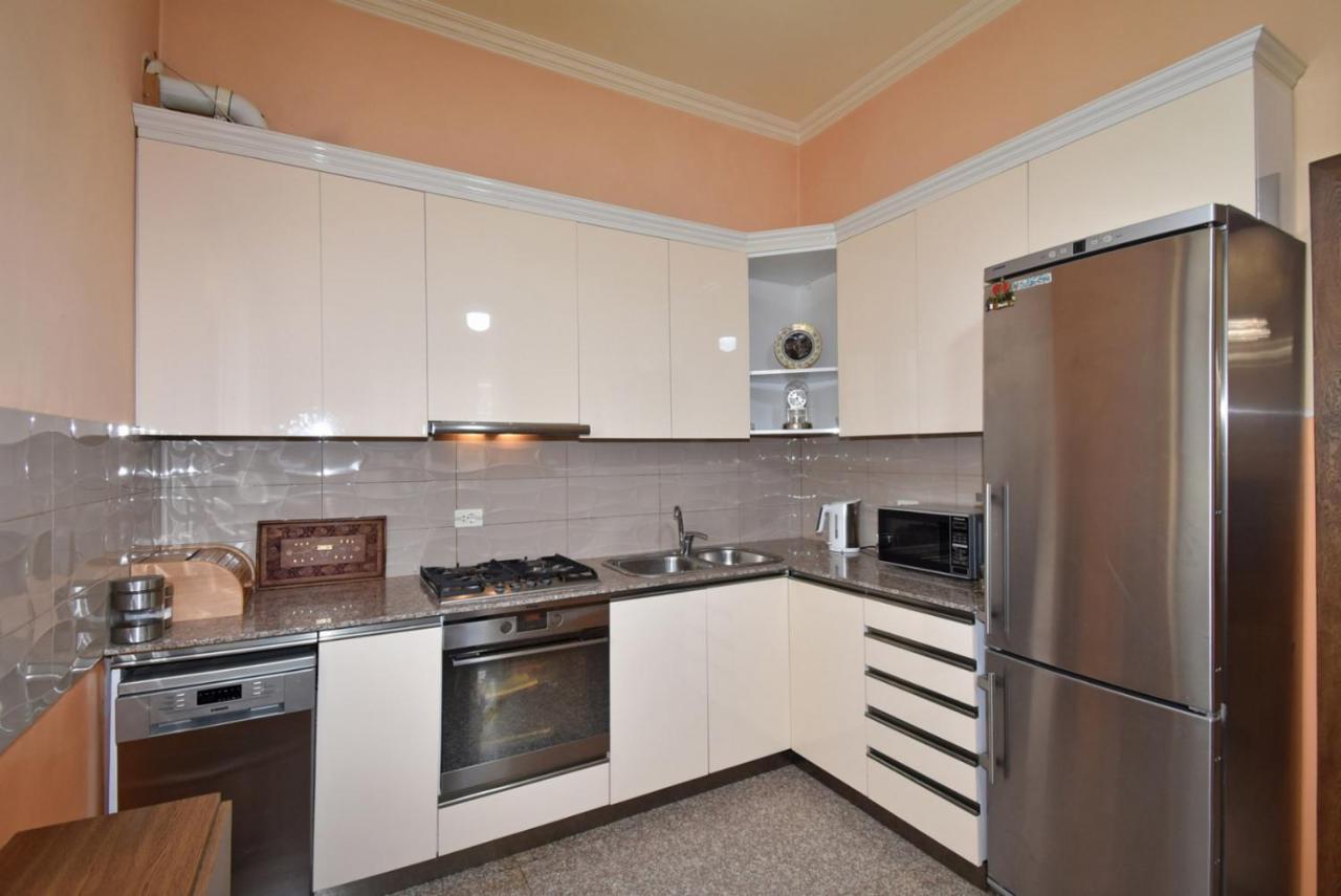 Homestay At City Center Ереван Екстериор снимка