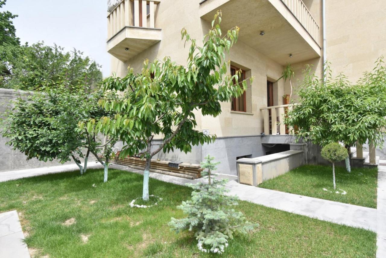 Homestay At City Center Ереван Екстериор снимка