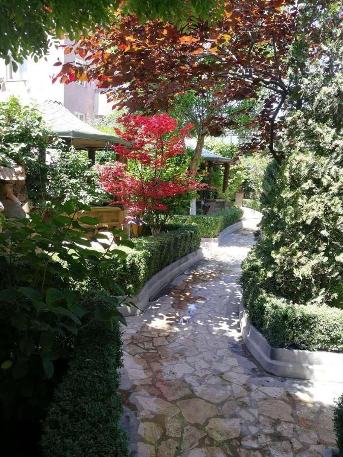 Homestay At City Center Ереван Екстериор снимка