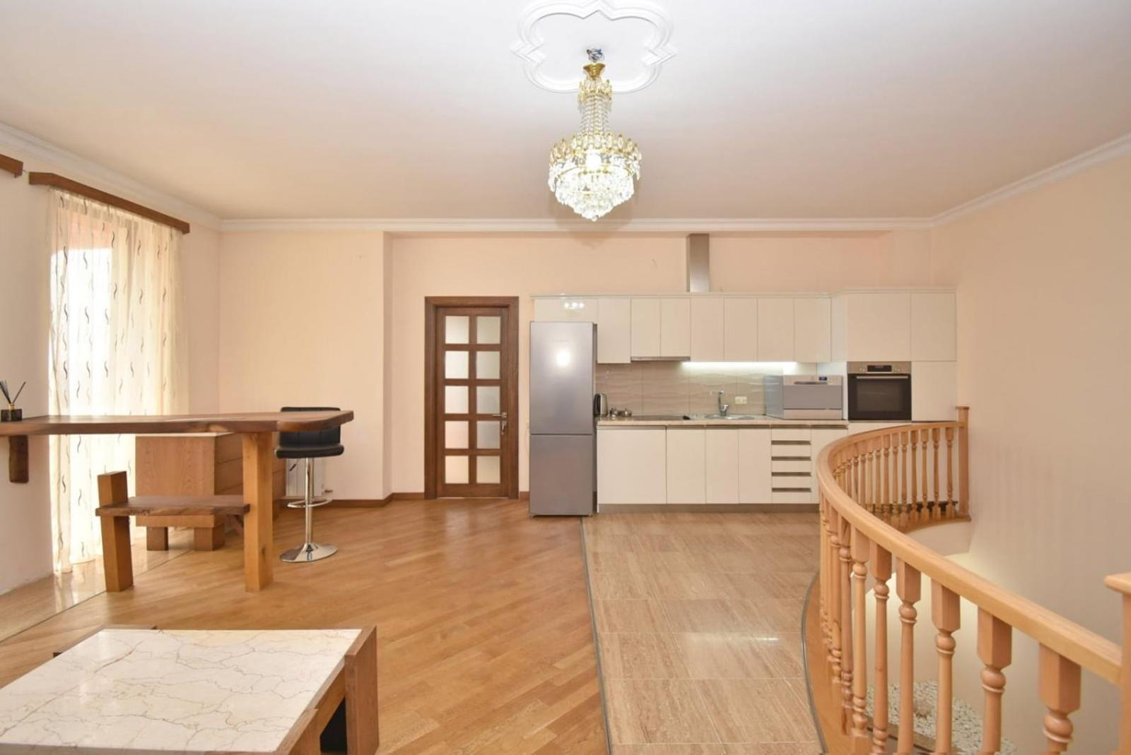 Homestay At City Center Ереван Екстериор снимка